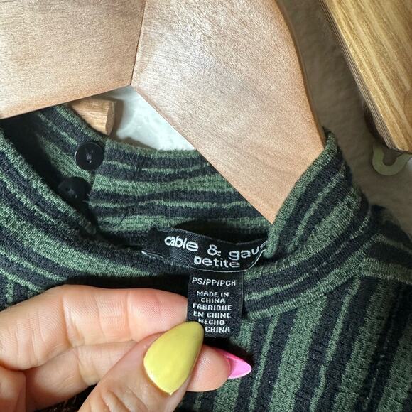 Cable &  Gage green and black striped high-neck top ps - Picture 4 of 4